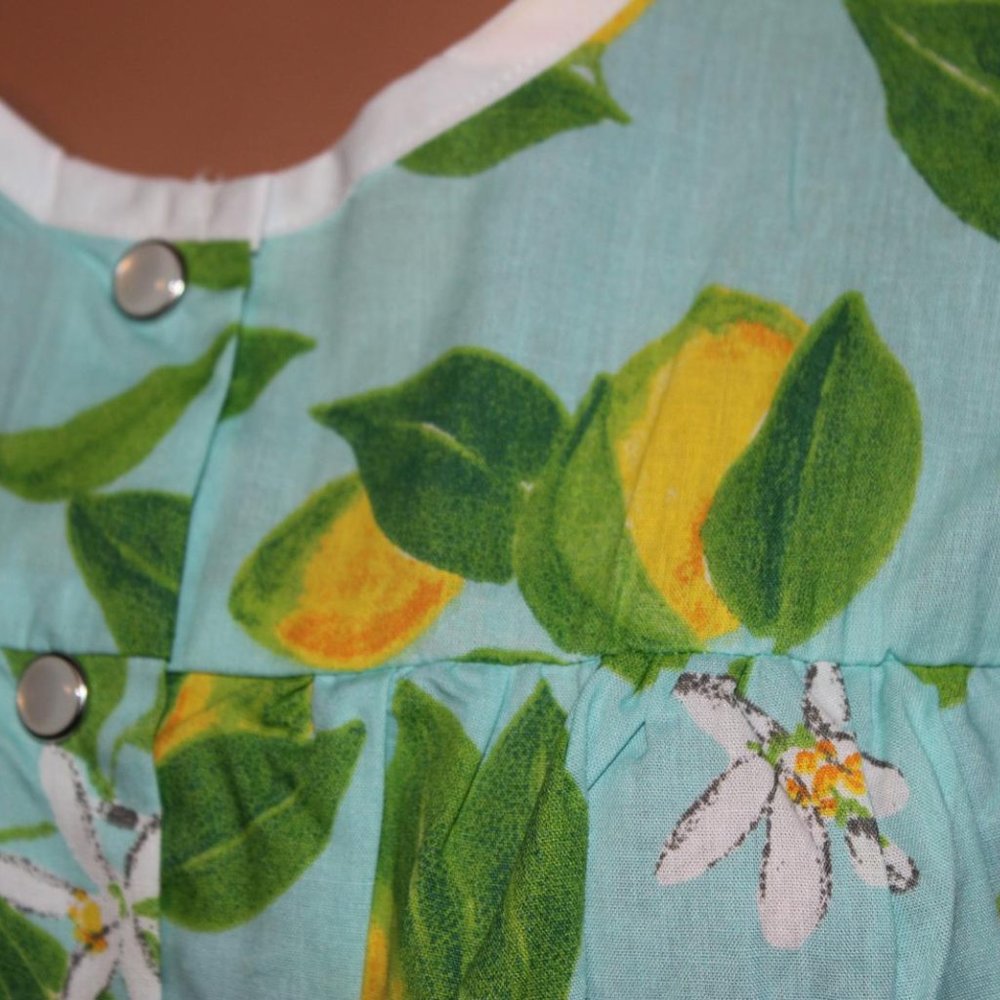 NEW – EASY ESSENTIALS SNAP FRONT SMOCK COBBLER APRON BLUE WITH LEMONS MED & LG - Picture 3 of 5